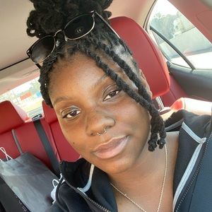 Meet your Posher, Lauryn